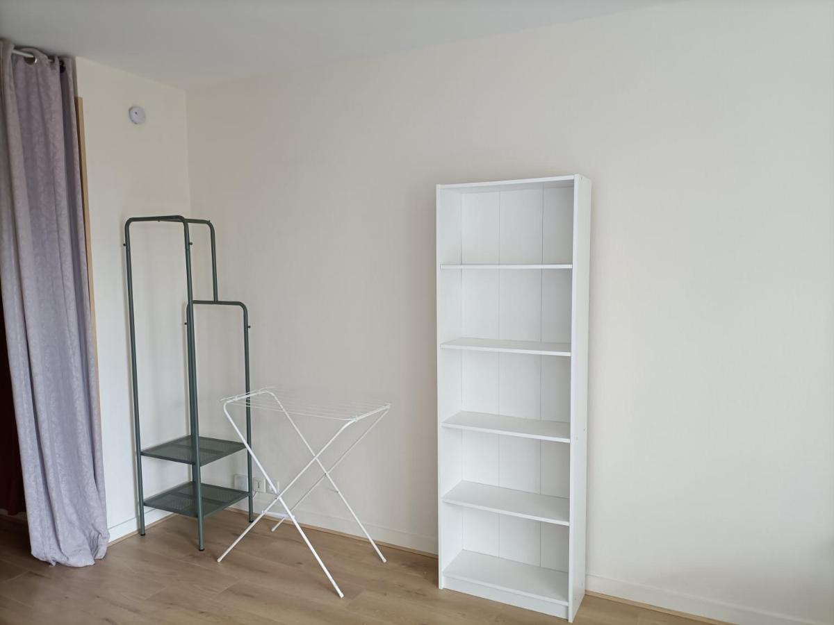 Clewis Apartment *